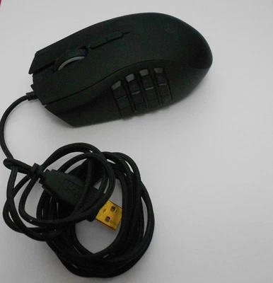 Razer Naga 2014 12 botton gaming mouse - Image 1 of 3