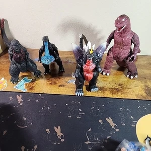 Lote de 4 figuras de acción Godzilla - Descripción - Imagen 1 de 11