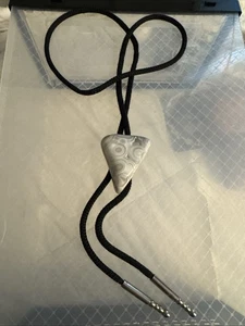 Beautiful Large Green Agate Bolo Tie - Picture 1 of 7