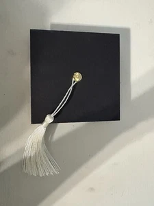 Graduation Cap Box With White Tassel - Picture 1 of 2