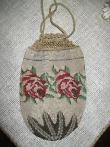 Großer Biedermeier Perlenbeutel in wirklich gutem Zustand Blumen Rose 20 cm - Bild 1 von 2