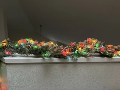 Nueva guirnalda verde de luces de Belén de 9 pies con luces multicolores Foto 1 de 4