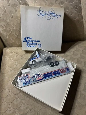Winross Richard Petty STP 1992 Fan Appreciation  Racing Truck And Trailer In Box - Image 1 of 4
