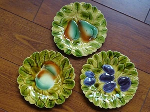 VINTAGE THREE DESSERT PLATES MAJOLICA SARREGUEMINES FRANCE - Picture 1 of 14