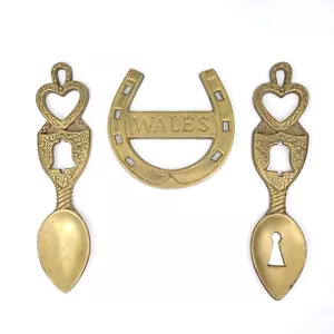 Brass Set Horseshoe Wales / Love Spoon Handmade in Pontypridd Antique - Picture 1 of 13