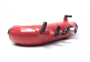 Entrada turbo roja Perrin para Subaru WRX 2008-2014 y 05-09 Legacy GT - Imagen 1 de 3