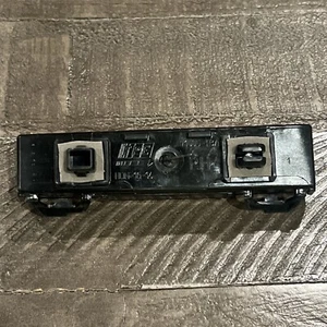 New Genuine Honda Right Rear Bracket 71505TBAA00 / 71505-TBA-A00 OEM - Picture 1 of 3