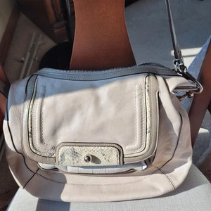 COACH Purse Leather Cream Snakeskin Detaling Handbag Great Condition! - Picture 1 of 6