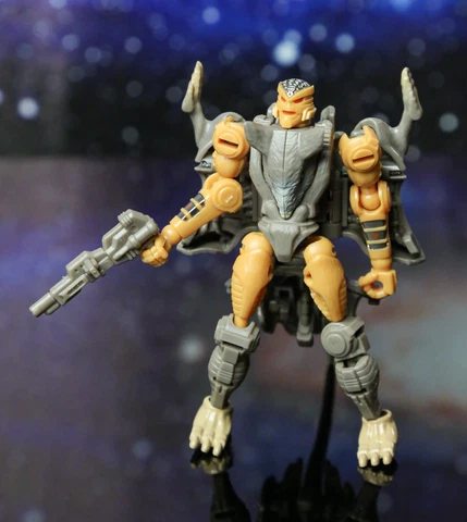Transformers Netflix War for Cybertron Rattrap New loose complete MINT! Cover