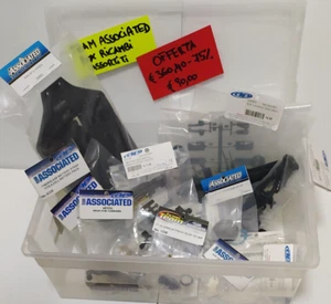 TEAM ASSOCIATED RICAMBI AUTO RC  BOX CON RICAMBI ASSORTITI IN OFFERTA   PEZZI 34 - Picture 1 of 5