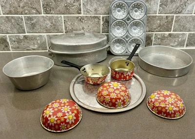 Juego de platos de metal vintage para niños Foto 1 de 4