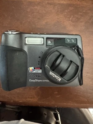 Kodak EasyShare DX7630 6.1MP Digital Camera - Blacko Ok - Image 1 of 3