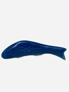 Juego de 4 restos de palillos de porcelana japonesa Hashioki azul koi carpa pez 3" - Imagen 1 de 4