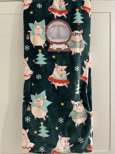 Cute Christmas PIGS Plush 60x70” Throw Blanket Dark Green Trees Snowflakes Pig - Picture 1 of 7
