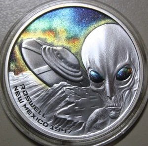Niue 1 dólar 2022 plata 1 oz aniversario del incidente OVNI de Roswell 1947 color - Imagen 1 de 11