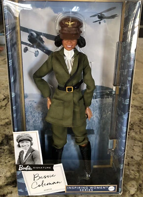 Muñeca Aviator Bessie Coleman Barbie Inspiradora Mujer Serie Con Sombrero y Botas Foto 1 de 4