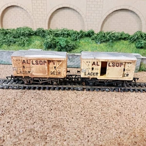 OO GAUGE  ALLSOPPS BREWERY SLIDING DOOR VANS  X 2  suit HORNBY  FREE POST - Picture 1 of 1