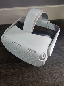 Meta Oculus Quest 2 64GB VR Headset Only -Works - Picture 1 of 5