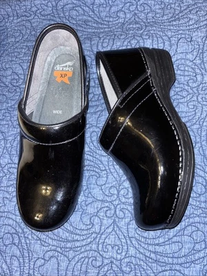 Профессиональные сабо DANSKO XP 38 W 8 широкие черные лакированная кожа противоскользящие $145 - Изображение 1 из 4