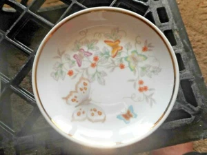 AVON 1979 Ceramic Soap Dish BUTTERFLY FANTASY Hand Painted 22K Gold Trim - Picture 1 of 7