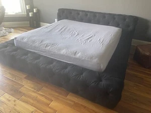 RH Restoration Hardware SOHO Platform Tufted Fabric Bed - King - Picture 1 of 15
