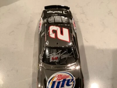 KURT BUSCH AUTOGRAFADO 2007 CARREGADOR DODGE MILLER LITE CROMADO FUNDIDO COM COA e cartão - Imagem 1 de 4