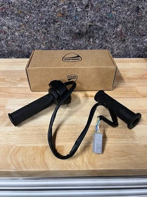 Standard Genuine Ducati Handlebar Grips with Throttle Twist Assy Mulistrada #P - Image 1 of 3