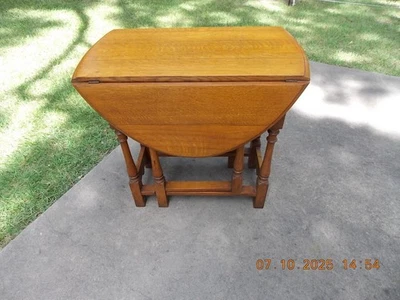 Med Size Solid English Oak Double Drop Leaf Gateleg Table Turned Post Leg 0 S&H - Image 1 of 4
