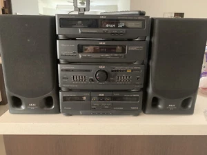 AKAI COMPONENT REMOTE CONTROL STEREO SYSTEM - Picture 1 of 11