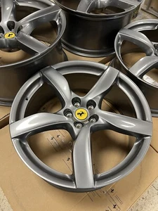 Original Ferrari Purosangue F175 22 23 Zoll Wheels Felgen NEW OEM - Bild 1 von 21