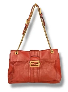 Fendi Maxi Baguette Bolso de Cuero Rojo Terracota Herrajes Dorados Correa de Cadena - Imagen 1 de 16