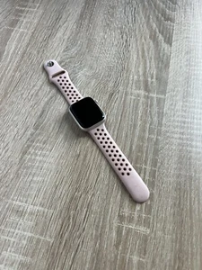 Oryginalny Apple Smart Watch 45mm Series 7 GPS Silver A2474 Zegarki - Zdjęcie 1 z 11
