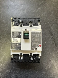 Fuji Electric SA53RCUL 10 Auto Breaker 10AMP 240V 3Pole - Picture 1 of 3