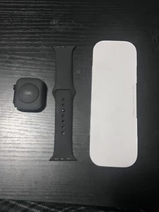 Apple Watch Series 10 42mm GPS Jet Black w/ S/M Black Sport Band MWWE3LW/A - Photo 1 sur 6