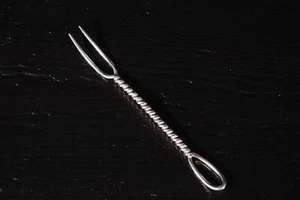 Antik Wilkens 800 Silber Vorleger mit gedrehtem Griff 13,8cm Gabel #V5 - Picture 1 of 4