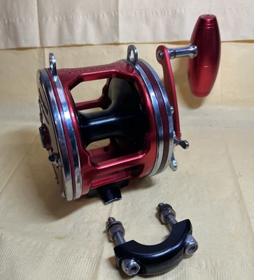 Penn Senator 6/0 114H con carrete de pesca de marco estrecho de tiburón y mango de barra en T ¡Bonito! Foto 1 de 4