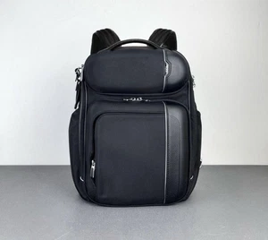 NUOVO zaino per laptop Tumi ARRIVE BARKER 17,0" - NERO con accenti in pelle - Foto 1 di 8