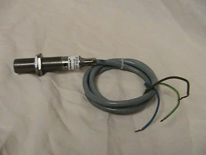 1 USED EATON CUTLER HAMMER INDUCTIVE PROXIMITY SENSOR E57MAL18A2 90-250 VAC - Picture 1 of 2