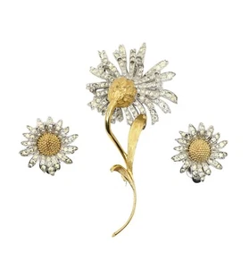A Vintage JOMAZ MAZER Set of Gold Tone & Rhinestone Mounted Earrings Brooch - Picture 1 of 16