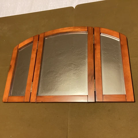 Poundex Tri-Fold Wooden Framed Mirror Cherry Wood Free Shipping New Cover