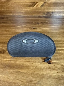 Oakley Sunglasses Eyeglasses Case Soft Vault Zipper Glasses Case with Hook Black - Picture 1 of 3