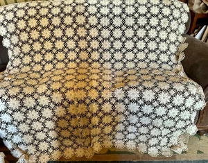 Antike handgehäkelte Tischdecke 52”x58” Elfenbein Vintage wunderschön! - Bild 1 von 3