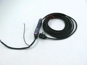 Keyence AP-V41AW Amplifier Unit w/ Keyence AP-44 Sensor Head - Picture 1 of 5