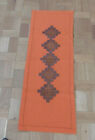 orange Tischdecke / Lufer mit brauner Hardanger Stickerei - 34 x 98cm Handarbei