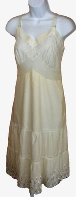 50S LINGERIE VINTAGE PEQUENA TAMANHO 34 POLI ALGODÃO ILHÓS RENDA BAINHA PEQUENA - Imagem 1 de 4