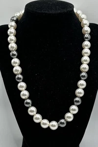 "Collar vintage de 18"" de perlas de imitación de vidrio de 12 mm blanco gris plata broche de bola" - Imagen 1 de 13