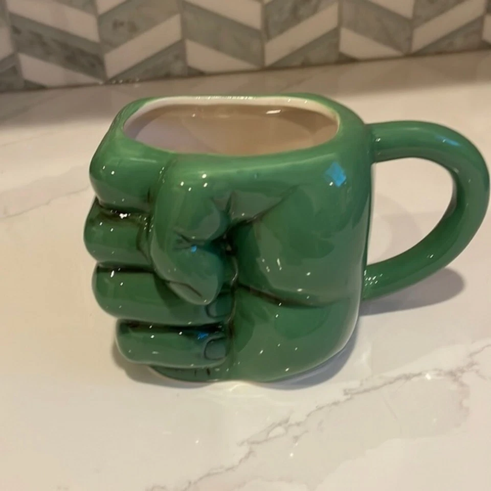 Taza de café de cerámica Marvel Incredible Hulk Fist 20 onzas Foto 1 de 4
