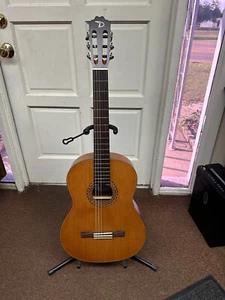 DEAN Espana CSC Classical Solid Cedar nylon string acoustic GUITAR Satin Natural - Picture 1 of 6
