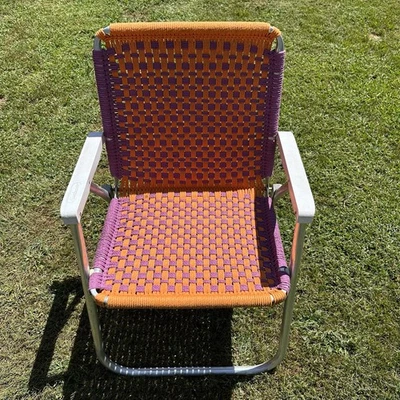 Silla de césped plegable de aluminio con asiento tejido macramé a cuadros vintage púrpura y naranja Foto 1 de 4