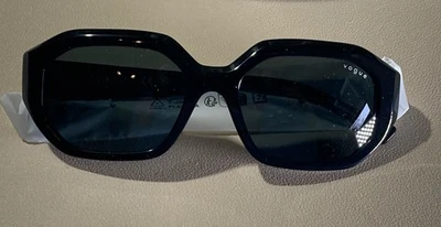 Gafas de sol para mujer VOGUE LUXOTICA VO5554S W44 87 negro gris oscuro 54 mm Foto 1 de 4